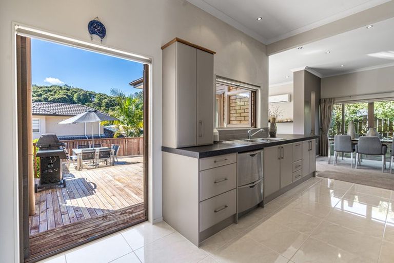 Photo of property in 117a Glendhu Road, Bayview, Auckland, 0629