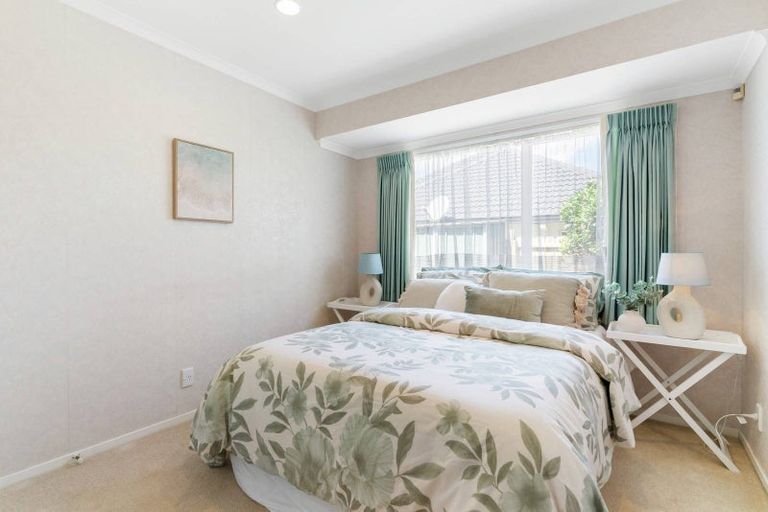 Photo of property in 10 Yarlside Place, Northpark, Auckland, 2013