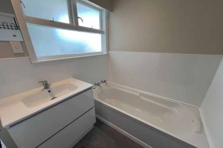 Photo of property in 24 Stephens Crescent, Highbury, Palmerston North, 4412