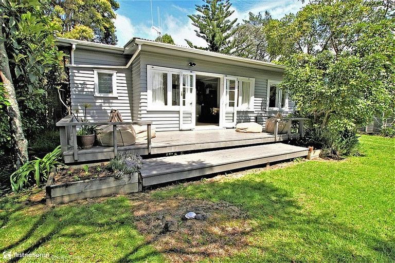 Photo of property in 7 Mako Avenue, Whiritoa, Whangamata, 3691