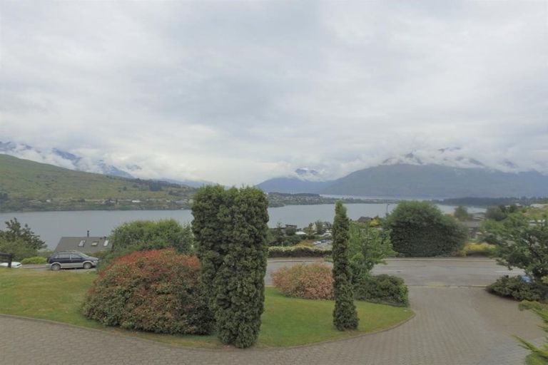 Photo of property in 19 Goldfield Heights, Queenstown, 9300