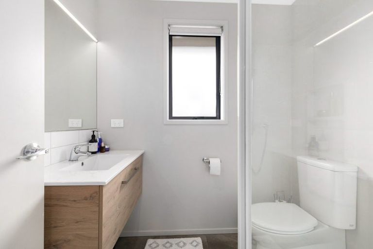 Photo of property in 31 Mooring Close, Whitby, Porirua, 5024