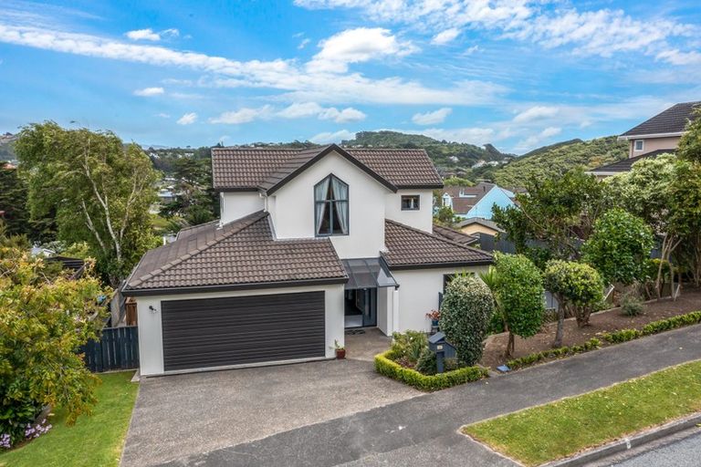 Photo of property in 6 Saunders Close, Whitby, Porirua, 5024