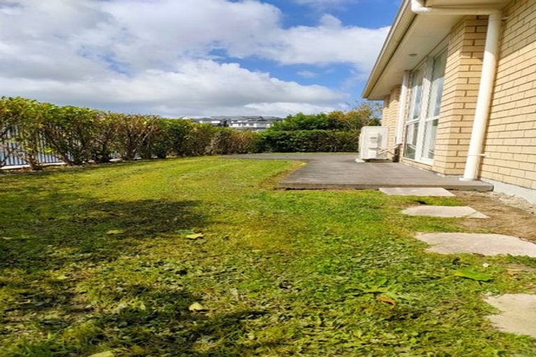 Photo of property in 4 Alloway Street, Westgate, Auckland, 0614