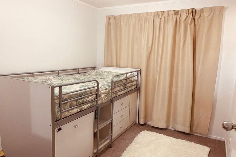 Photo of property in 11 Te Kiteroa Grove, Churton Park, Wellington, 6037