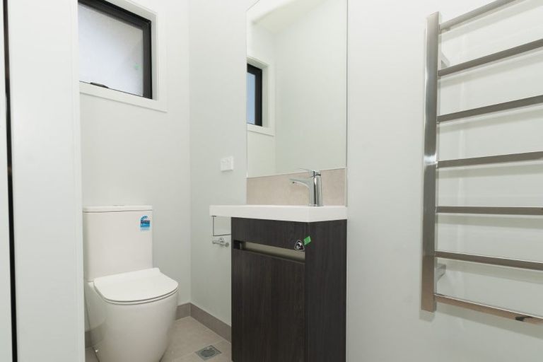 Photo of property in 2b Nerita Place, Long Bay, Auckland, 0630