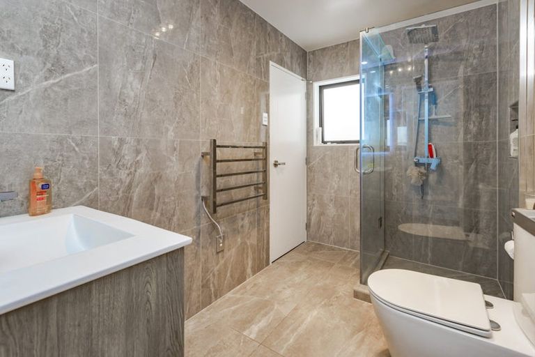 Photo of property in 18 Survila Street, Takanini, 2110