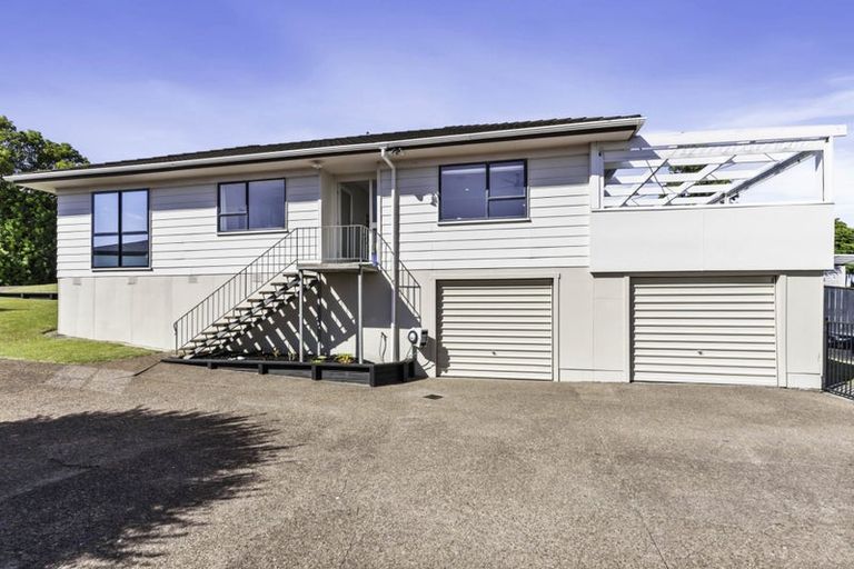 Photo of property in 34 Meadowood Drive, Unsworth Heights, Auckland, 0632