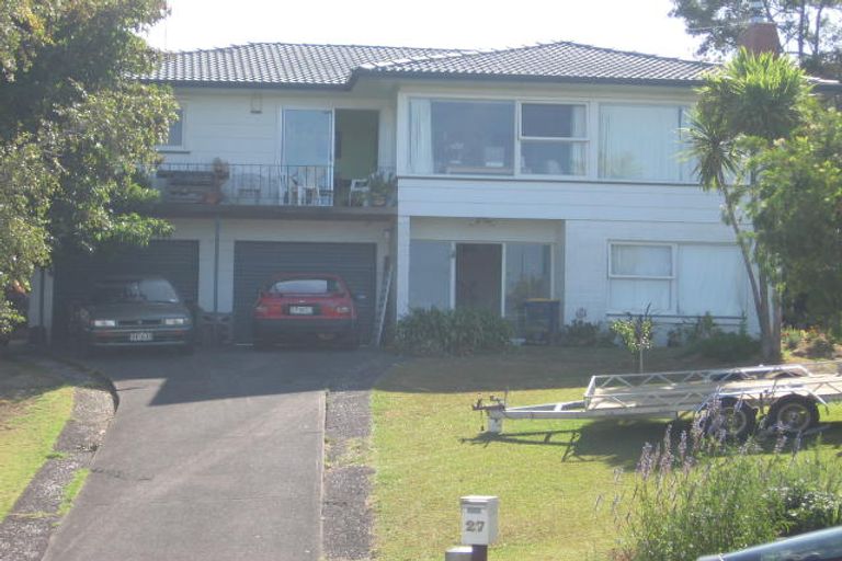 Photo of property in 27 Greendale Spur, Glenfield, Auckland, 0629