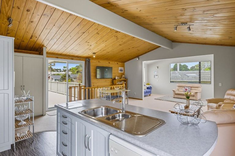 Photo of property in 13 Grange Park Avenue, Raumati South, Paraparaumu, 5032