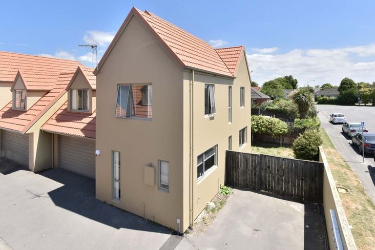 Photo of property in 1/19 George Street, Riccarton, Christchurch, 8041