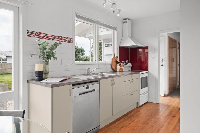 Photo of property in 28 Larnach Street, St Andrews, Hamilton, 3200