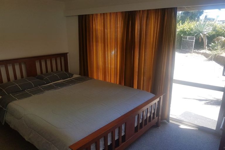 Photo of property in 2 Lotus Lane, Mangere East, Auckland, 2024