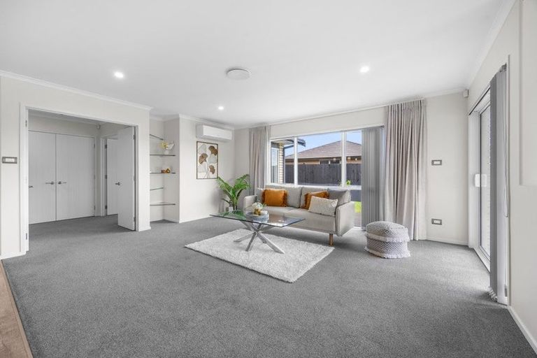 Photo of property in 8a Maple Lane, Huapai, Kumeu, 0810