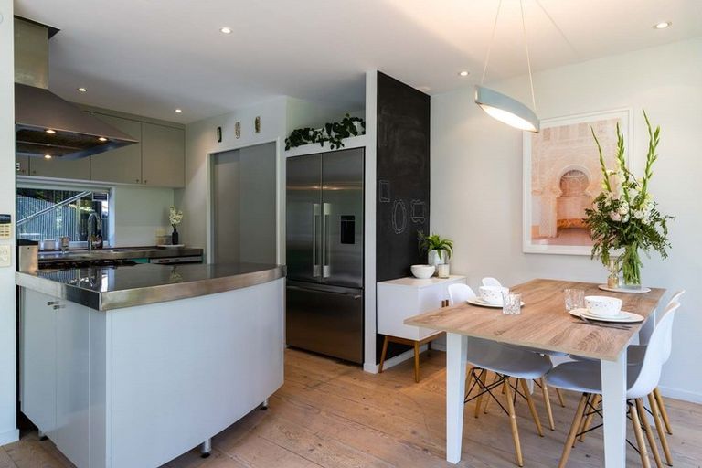 Photo of property in 50a Colonial Road, Birkenhead, Auckland, 0626