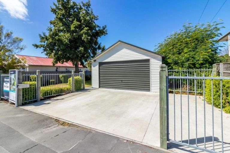 Photo of property in 12 Beckford Road, Saint Martins, Christchurch, 8022
