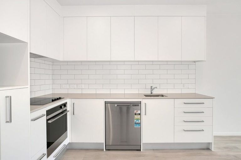 Photo of property in 102/36b Greenslade Crescent, Northcote, Auckland, 0627