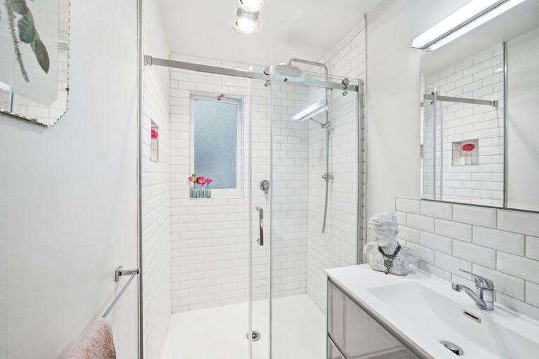 Photo of property in 32 Martindales Road, Heathcote Valley, Christchurch, 8022