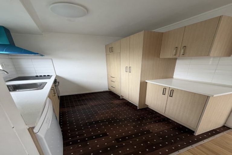 Photo of property in 3/11 Fruitvale Road, New Lynn, Auckland, 0600
