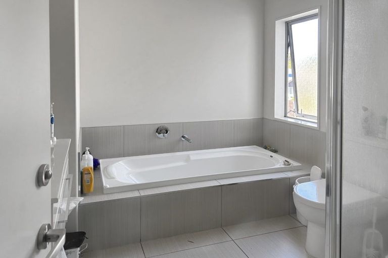 Photo of property in 7 Yew Tree Lane, Hillmorton, Christchurch, 8024
