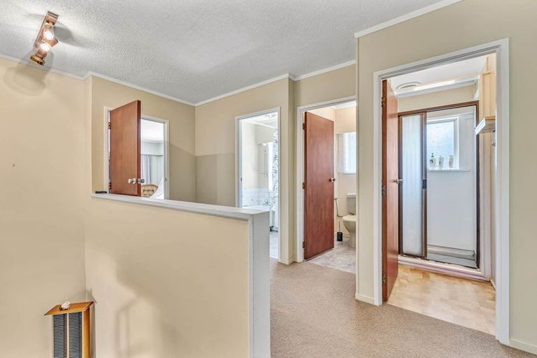 Photo of property in 16 Bacot Place, Howick, Auckland, 2014