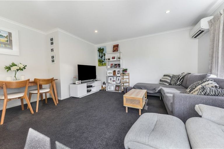 Photo of property in 28u2 Garnett Avenue, Forest Lake, Hamilton, 3200