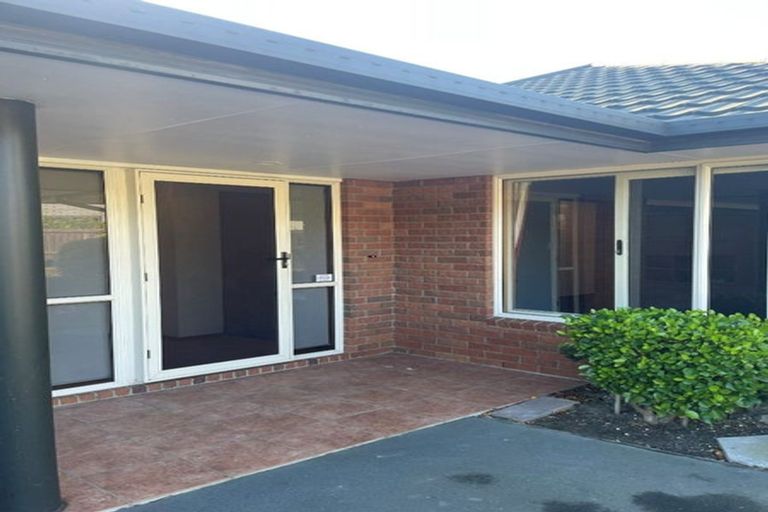 Photo of property in 2/61 Waimairi Road, Upper Riccarton, Christchurch, 8041