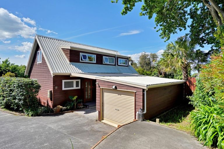Photo of property in 74 Colwill Road, Massey, Auckland, 0614