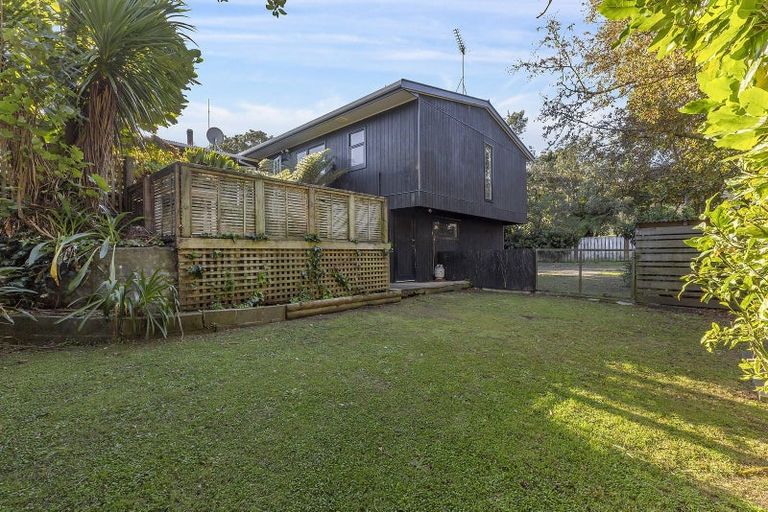 Photo of property in 44 Kahu Road, Paremata, Porirua, 5024