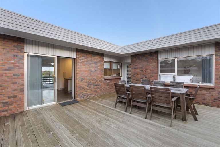 Photo of property in 54 Meadowvale Avenue, Forrest Hill, Auckland, 0620