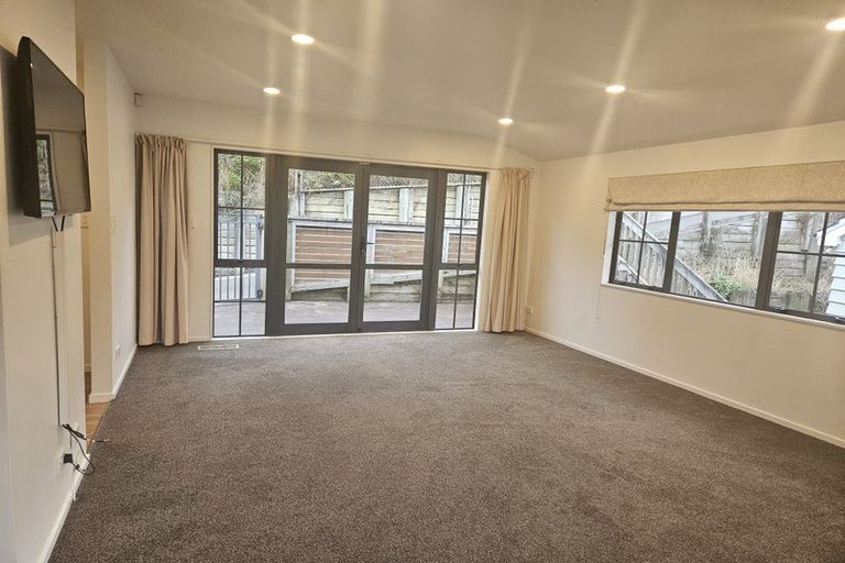 Photo of property in 17a Aplin Terrace, Ngaio, Wellington, 6035