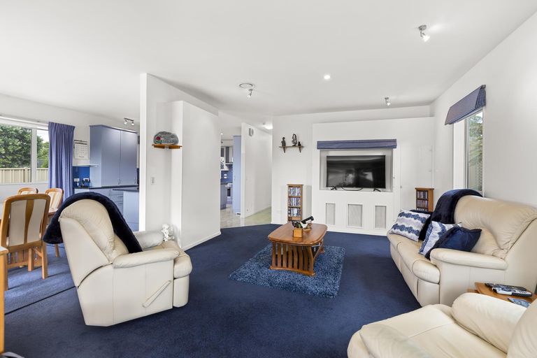 Photo of property in 8a Daytona Road, Henderson, Auckland, 0610
