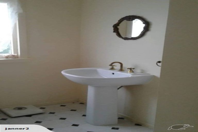 Photo of property in 58 Jellicoe Street, Martinborough, 5711