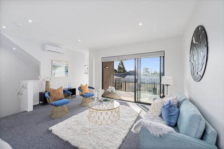 Photo of property in 5/5 Peachgrove Road, Te Atatu Peninsula, Auckland, 0610