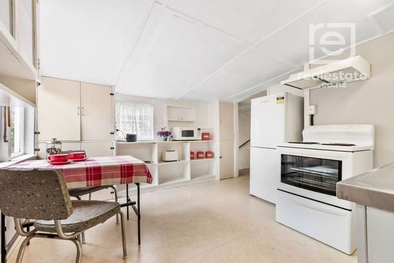 Photo of property in 49 Roberts Road, Te Atatu South, Auckland, 0610