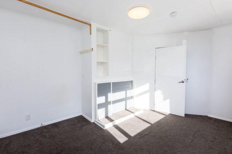 Photo of property in 35 Hanson Grove, Stokes Valley, Lower Hutt, 5019