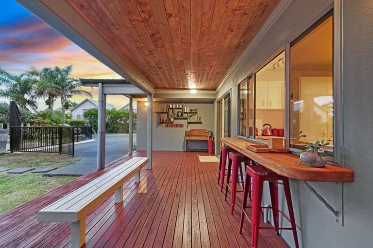 Photo of property in 2/25 The Avenue, Albany, Auckland, 0632