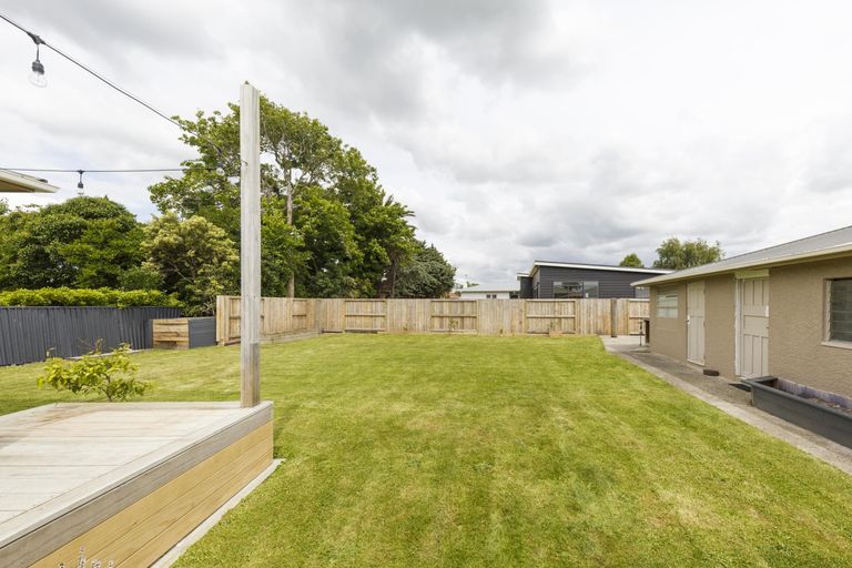 Photo of property in 24 Paisley Street, Mellons Bay, Auckland, 2014