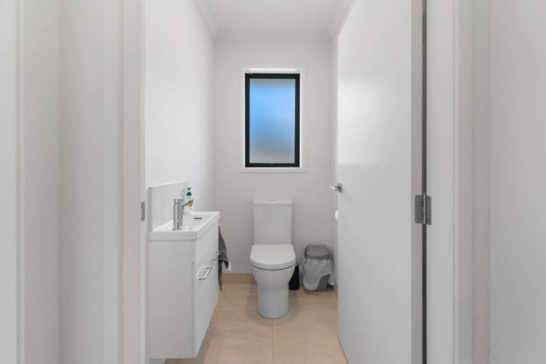 Photo of property in 9 Te Piriti Road, One Tree Point, 0118