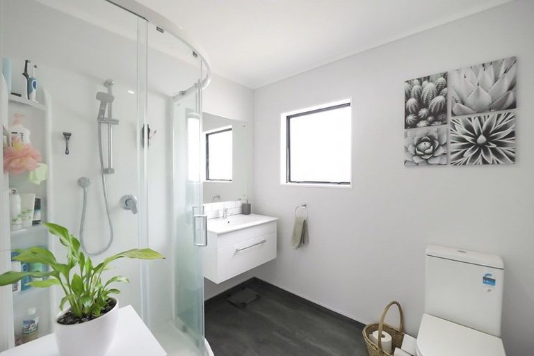 Photo of property in 46 Norana Road, Timberlea, Upper Hutt, 5018