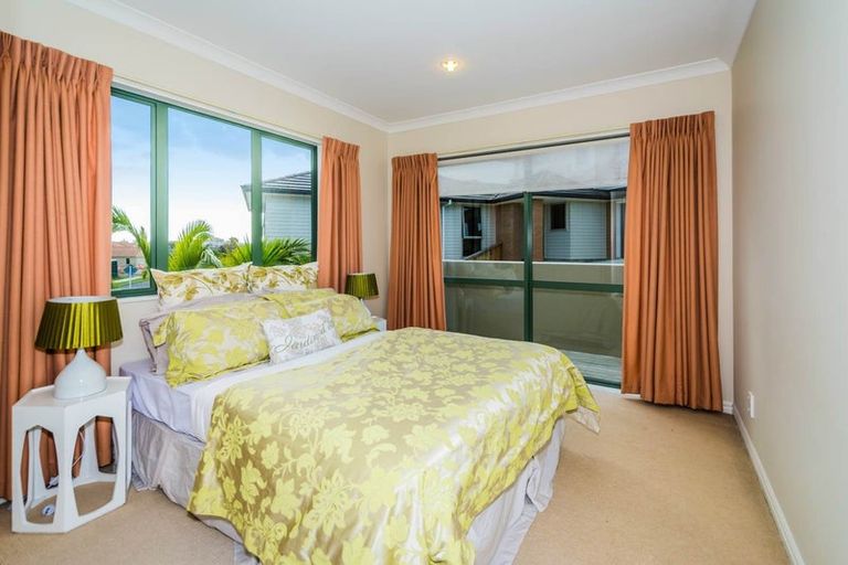 Photo of property in 6 Mulroy Place, Pinehill, Auckland, 0632