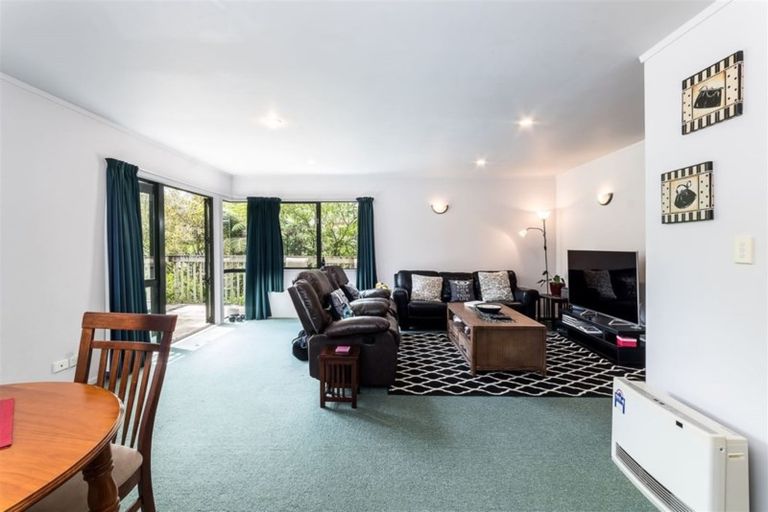 Photo of property in 2/45 Flaxdale Street, Birkdale, Auckland, 0626