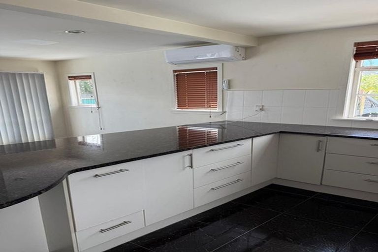 Photo of property in 2/18 Tahi Terrace, Glen Eden, Auckland, 0602