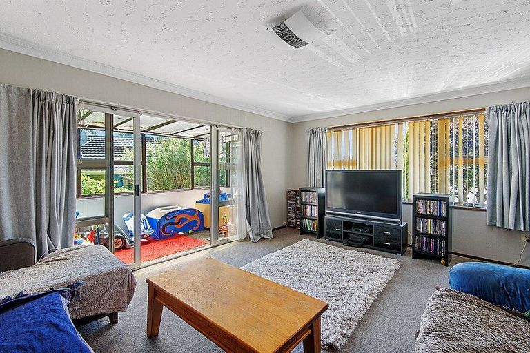 Photo of property in 40 Highland Place, Avonhead, Christchurch, 8042