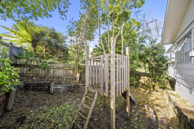 Photo of property in 27 Cedar Heights Avenue, Massey, Auckland, 0614