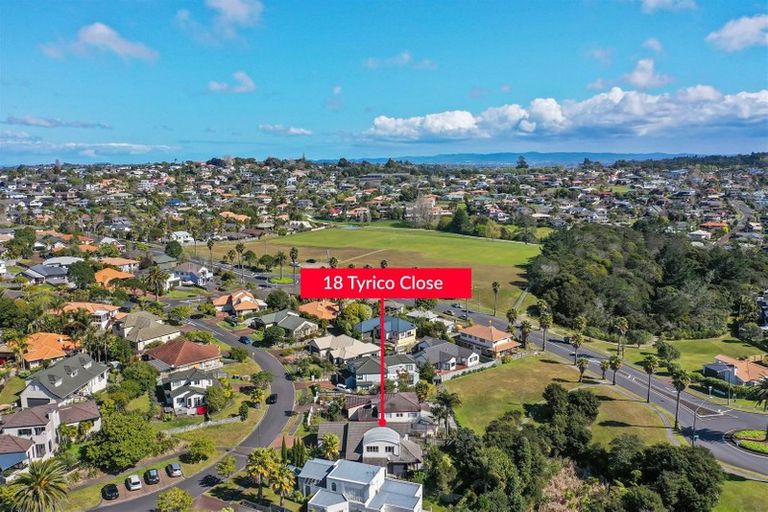 Photo of property in 18 Tyrico Close, Unsworth Heights, Auckland, 0632