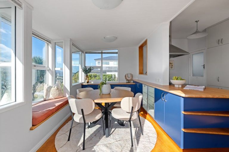 Photo of property in 66 Seatoun Heights Road, Seatoun, Wellington, 6022