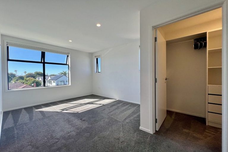 Photo of property in 2/59 Neil Avenue, Te Atatu Peninsula, Auckland, 0610