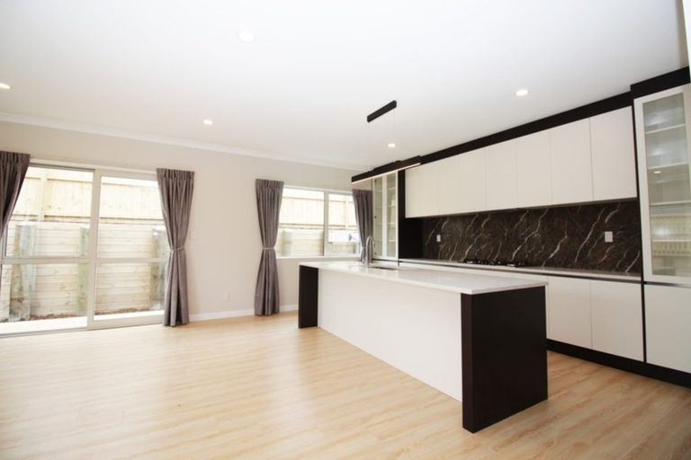 Photo of property in 1 Piccolo Court, Kumeu, 0810