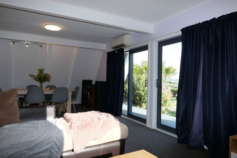 Photo of property in 9 Toporoa View, Ascot Park, Porirua, 5024